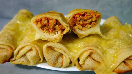 Tanie i pyszne! Zapiecz naleśniki w ten sposób! Naleśniki pieczone z mięsem mielonym!