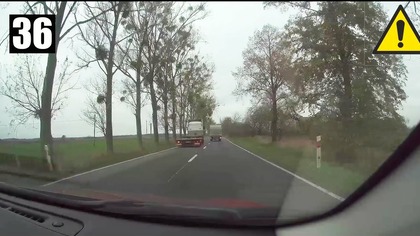 Wypadek Tira na trasie DW240 podczas wyprzedzania pojazdu - Franciszkowo