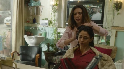 W salonie Hudy / Hudas Salon (2021) [Lektor PL]