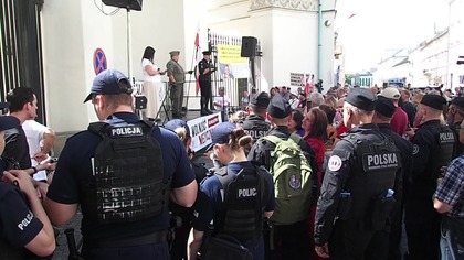 6. 06. 2026 W.  Olszański i M.  Osadowski przemawiają na X Proteście Przeciwko Przymusowi Szczepień