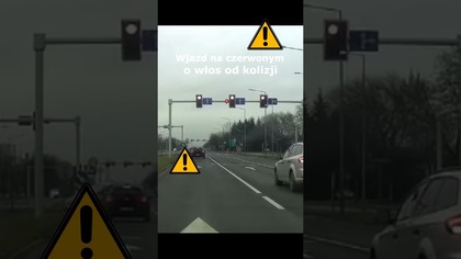 Wjazd na czerwonym, o włos od kolizji #shorts #rikordwidjo