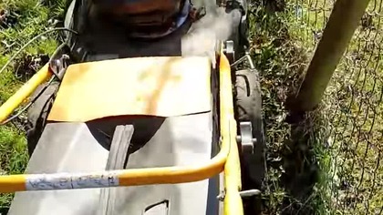 Koszenie - Działkowanie - w suszy przebieranie.  Roboty ogrodowe z Sarmatą! Praca!