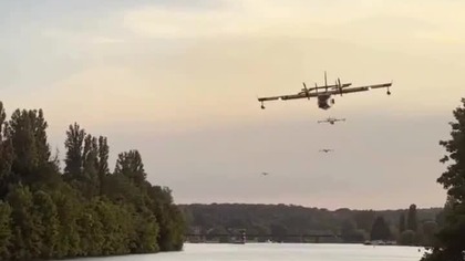 Widział ktoś taki samolot strażacki? A model kartonowy? #modelarstwo #aviation #automobile