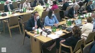 Przed 1989 r.  ludzie o tej mentalności byli w TVP, nie darowaliby Wojtyle