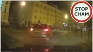 Policjant zmyśla przepisy - nawet jak samochód chce skręcić to nie można omijać #1194 Wasze Filmy