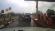 Nie baw się ogniem na stacji benzynowej