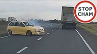 BMW wyprzedza na czołówkę, a kierujący Seatem, wpada w poślizg #2061 Wasze Filmy