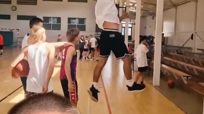 Skok z jednej nogi #shorts
