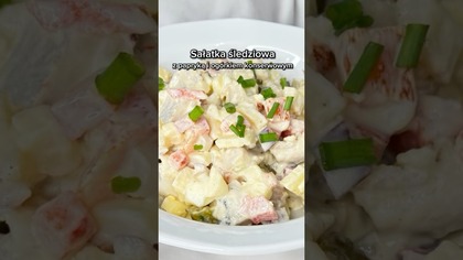 Sałatka śledziowa z papryką i ogórkiem konserwowym na różne okazje #shorts #sałatka #wielkanoc