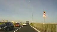 Kiedy na drodze spotykają się trzy nieogarnięte kobiety za kierownicą