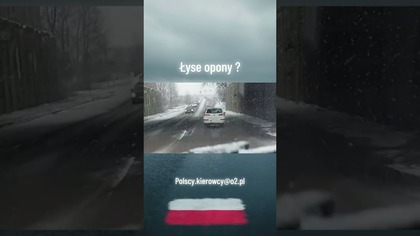 Zima atakuje! Auto tańczy po drodze jak szalone!  #zima #wypadek #polskiedrogi