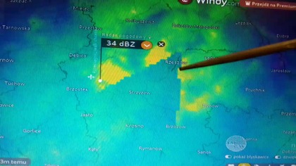 #POLSKA OLBRZYMIE #UFO 24 marzec #2024 między 1a2 w nocy  PRZEZ PRZESZŁO GODZINĘ WISIAŁ W MIEJSCU