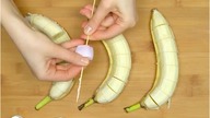 Jak zrobić banany z marshmallow i czekoladą?
