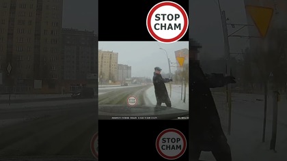 O włos od potrącenia po wejściu pieszych na czerwonym #stopcham #czestochowa #czerwone