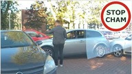 Mistrzyni kierownicy na parkingu - uszkodzone 3 auta, znak i barierka #1252 Wasze Filmy