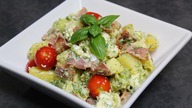 Szybka sałatka ziemniaczana z serem feta i smażonym boczkiem :-)