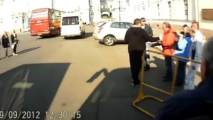 Cyganie okradają turystę