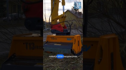 Jak szybko można wyciąć gęste krzaki przy drodze? W tym filmie sprawdzamy możliwości mulczera Femac T13 FR130 zamontowanego do koparki Komatsu. 

Zobacz, jak 26 wirujących młotków radzi sobie ze sporymi krzakami i ścinaniem roślinności na szerokości 130 cm. 

Czy sprzęt poradzi sobie z porządkiem na trudnym terenie?. Efekt zaskakuje! 

#femac #komatsu #koszenie 

@Serafin-Maszyny