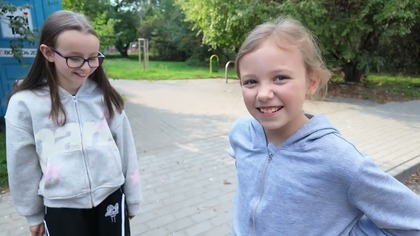 CHŁOPAK ZE SZKOŁY CHCIAŁ BYĆ NA NASZYM FILMIE!  Jadę do Hani po lekcjach  Daily Vlog 28 września