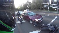 Kierowca Forda atakuje motocyklistę