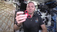 Fidget spinner w Kosmosie