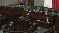 Konrad Berkowicz pije WÓDKĘ w Sejmie Jesteście ZŁODZIEJAMI, OSZUSTAMI, przez was Polacy mają.. KACA
