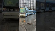 A pasażerowie gdzieś tam w oddali pewnie zastanawiają się czemu ich tramwaj się spóźnia #lol #viral