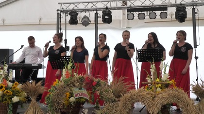 Występ zespołu Słowianki z Bychawki na dożynkach w Bobowiskach gm.  Markuszów - 20 sierpnia 2023 r.