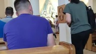 Medjugorje Kościół św.  Jakuba - figura Królowej Pokoju przed którą Maryja ukazywała się widzącym .