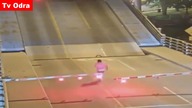 Woman Riding Bicycle Falls into Wisconsin Drawbridge Gap - LiveLeak