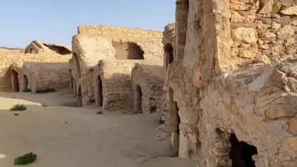 Berberyjskie spichlerze na pustyni w Tunezji #travel #tunezja #podr&oacute;że #afryka #vanlife #wakacje