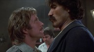 Co robi Chuck Norris w barze? - Leje w mordę!