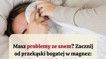  Nie możesz zasnąć?

Oto 5 najlepszych przekąsek na dobry sen:

 Orzechy i pestki dyni  bogate w magnez, pomagają się zrelaksować.
 Wiśnie  zawierają melatoninę, szybciej zaśniesz!
 Ciepłe mleko  źródło tryptofanu, wspiera produkcję melatoniny.
 Płatki owsiane  uspokajają układ nerwowy, idealne na wieczór.
 Herbatka z rumianku  redukuje stres, odpręża ciało i umysł.

 Unikaj ciężkich posiłków przed snem, jedz lekko i co najmniej 2 godziny wcześniej.

Jaką przekąskę Ty wybierasz przed snem? Daj znać w komentarzu!