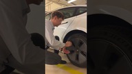 Czy kołpaki Aero w Tesli pomagają zwiększyć zasięg?  #danielgrzyb #tesla #elektromobilność