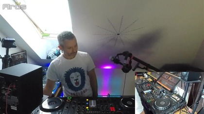 AROSŁAWKOWE LIVE-STREAMOWE SPONTANICZNE GRANIE 
 AUDIO: https://www.hearthis.at/djarospl/spontan-127

 DJ SPRZĘT: PIONEER CDJ 2000 · PIONEER DJM 2000

 WSZYSTKIE LINKI  https://www.linktr.ee/djAROSpl