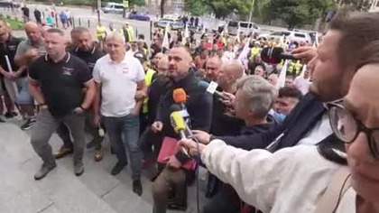 HUTNICY I GÓRNICY SIŁOWO CHCIELI WEJŚĆ DO WOJEWODY !!! mp4 458x288