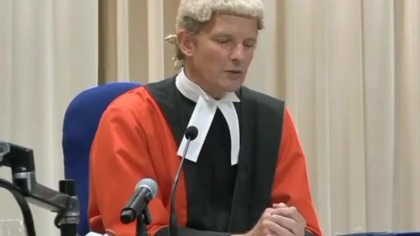 Brytyjski sędzia skazał mężczyznę na 2 lata więzienia za komentarz na Facebooku

Jeśli ktoś uważa, że to przesada, że można trafić do więzienia za pub