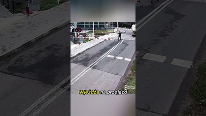 Nie wierzę, że to zrobił.  Kierowca ciężarówki kontra pociąg #wypadek #shorts #polskiedrogi