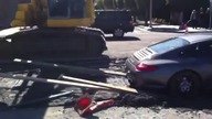Wjechał Porsche w świeżo wylany beton