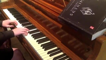 Gra na pianinie Skyrim Theme