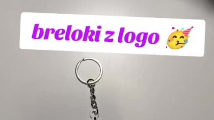 Breloki z logo