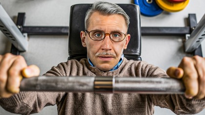 WYCISKAMY NA ŁAWIE ALE MAMY 80 LAT!