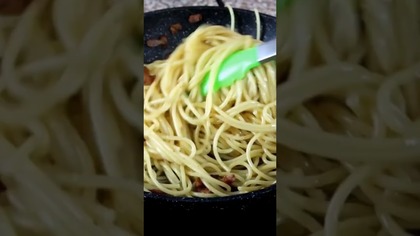 Spaghetti Carbonara - kremowy hit w kilka chwil! #shorts #viral