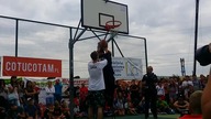 Rafał Lipek Lipiński- Windmill z łokciem nad stojącym na krześle *KALISKI STREETBALL 2014* #shorts
