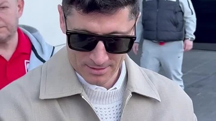 Robert Lewandowski i kibice przed zgrupowaniem kadry