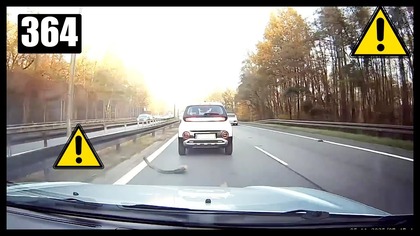 Wybuch opony w ciężarówce uszkadza auto jadące w przeciwnym kierunku