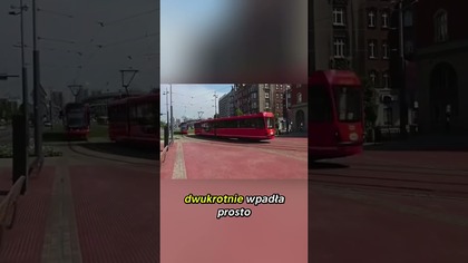 Telefon ważniejszy niż tramwaj?!  O włos od tragedii! #tramwaj #droga #shorts