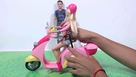 Przejażdżka z Barbie: Ken Różowy Skuter - Baw się z nami