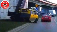 Volkswagen na centymetry unika zderzenia ze Skodą.  STOP PIRAT