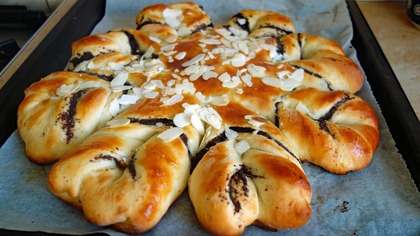 Drożdżowa gwiazda z makiem! Jak zrobić makowiec w kształcie gwiazdy? Najlepsze ciasto na święta!